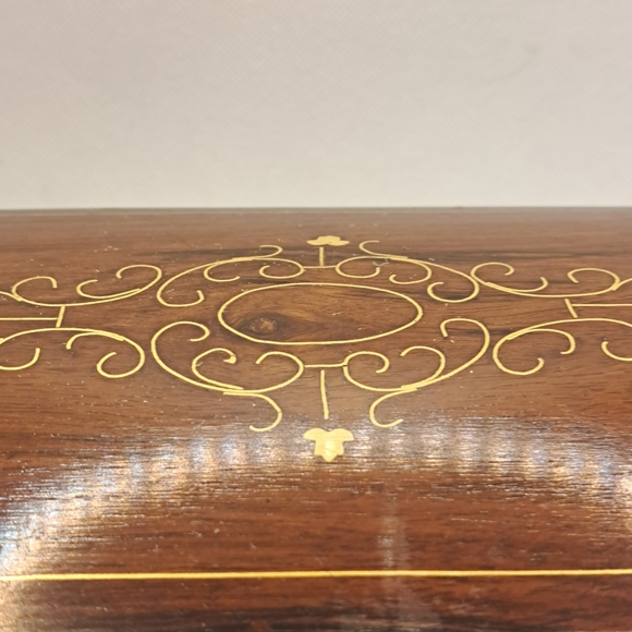 Vintage wood inlay jewellery box. - Picture 5 of 7